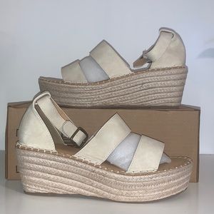 Ankle strap flat form sandals